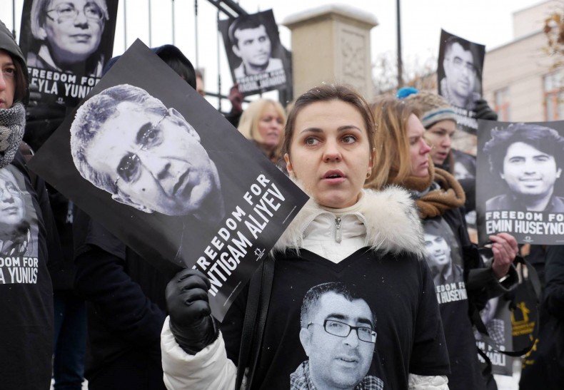 Акція за звільнення азербайджанських політв27язнів під посольством у Києві