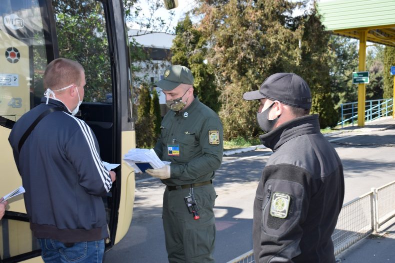 У мешканця ТОТ конфіскували гроші під час перетину КПВВ. УГСПЛ не погодилась і звернулась до ЄСПЛ та Конституційного Суду України