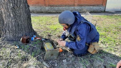 Харків: росіяни скинули на місто міни уповільненої дії